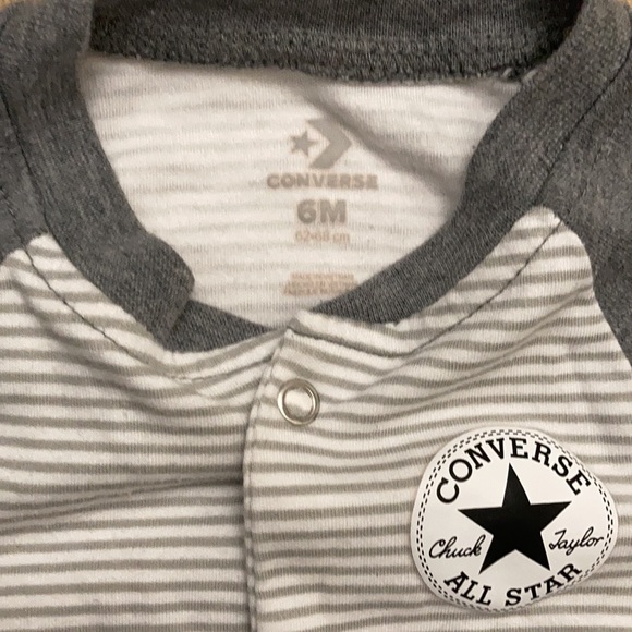 Converse Onesie🖤 - Picture 4 of 5